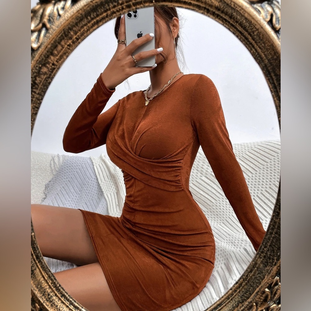 NWOT Knot Twist Front Midi Bodycon Dress! Peek a Boo Keyhole Chest. Boutique